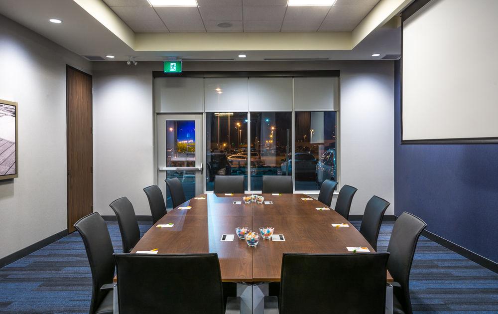 Courtyard By Marriott Winnipeg Airport מראה חיצוני תמונה