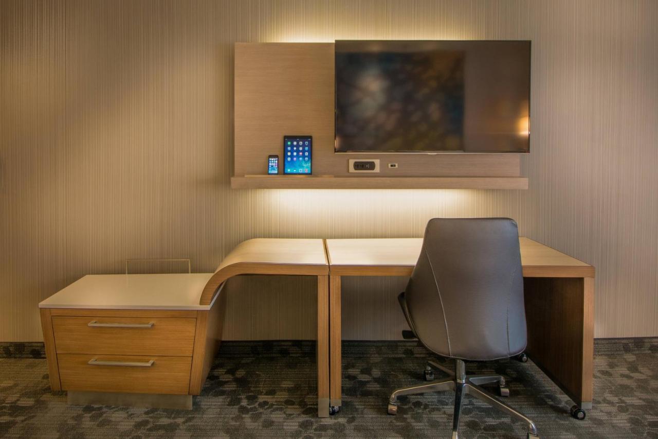 Courtyard By Marriott Winnipeg Airport מראה חיצוני תמונה