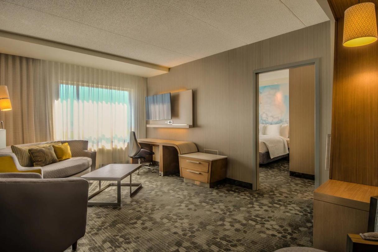 Courtyard By Marriott Winnipeg Airport מראה חיצוני תמונה