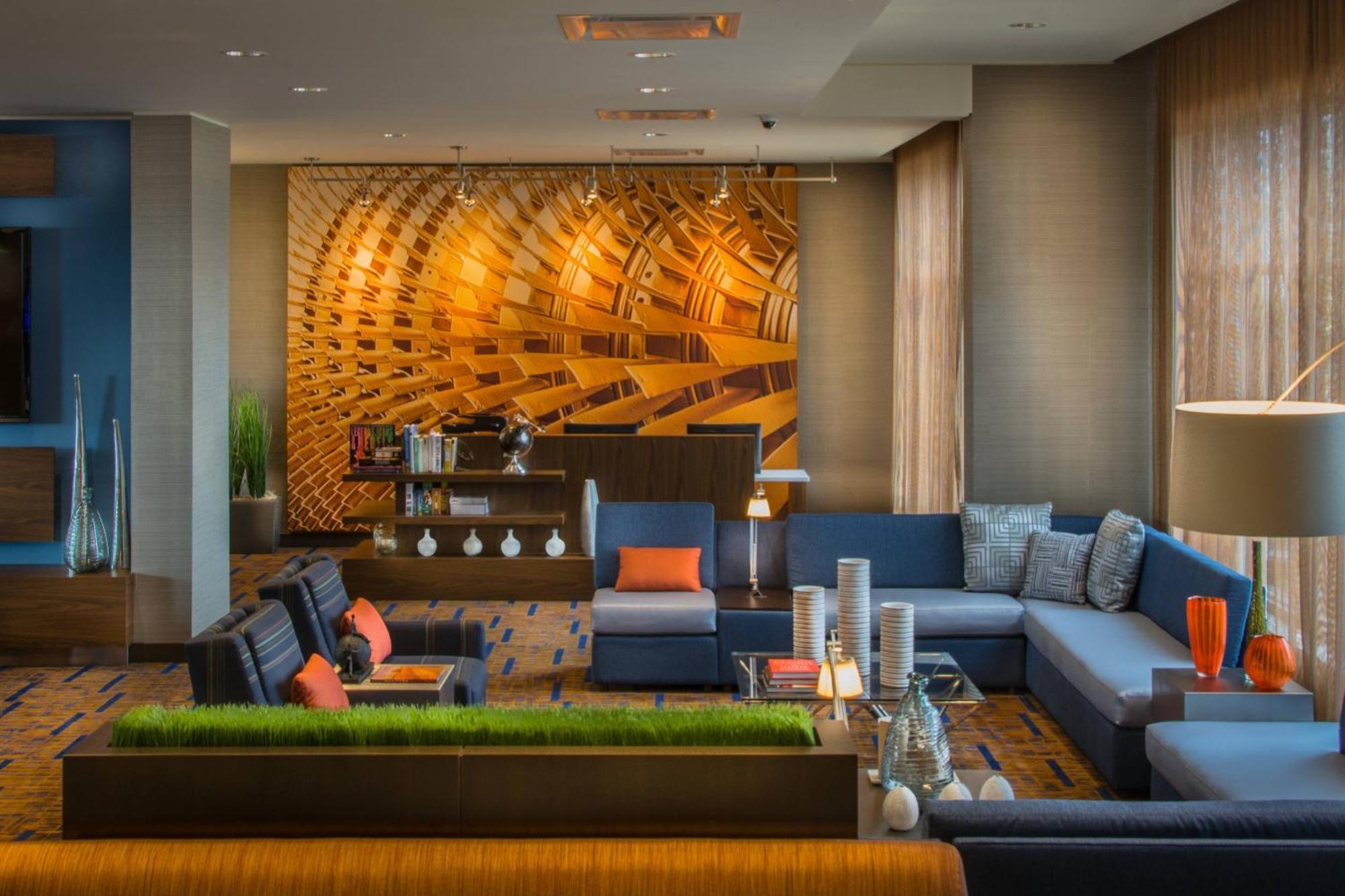 Courtyard By Marriott Winnipeg Airport מראה חיצוני תמונה